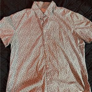 Stylish Men's Button Down Shirt in Gray and White